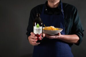 Oliwa z oliwek w diecie – co warto wiedzieć o jej właściwościach zdrowotnych?