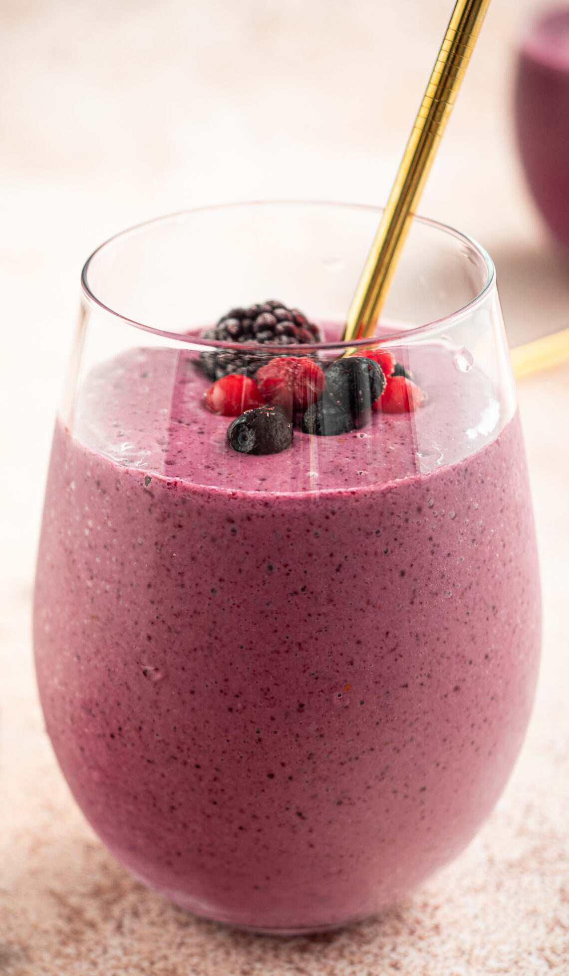 Smoothie z owocami leśnymi i tofu – wegański zdrowy koktajl pełen białka 2 Smoothie z owocami leśnymi i tofu