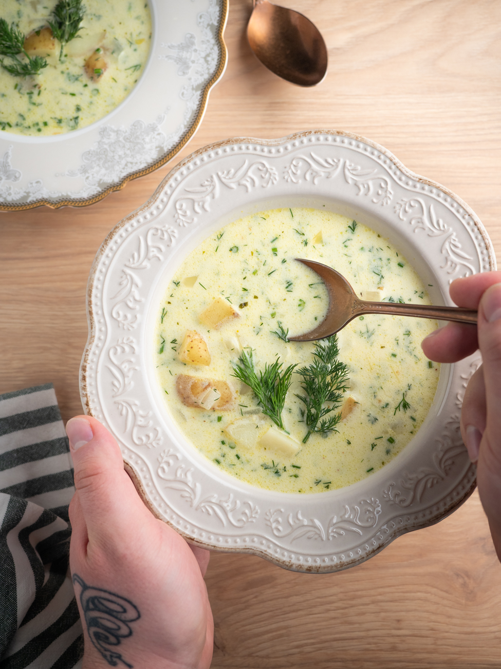 Wegańska zupa koperkowa z ziemniakami – prosty przepis bez śmietany