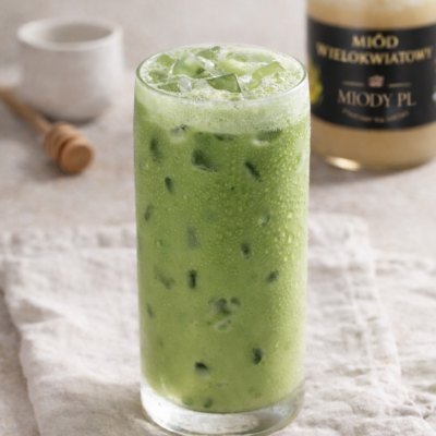 Matcha latte z miodem na zimno – prosty przepis 14 Matcha latte z miodem na zimno – prosty przepis